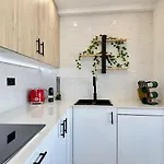 Elegance In The Heart Of Lejlighed