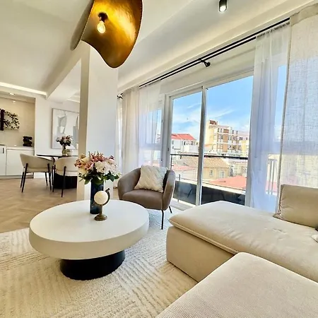 Elegance In The Heart Of Apartment