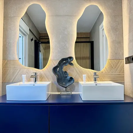 Elegance In The Heart Of Apartment Malaga